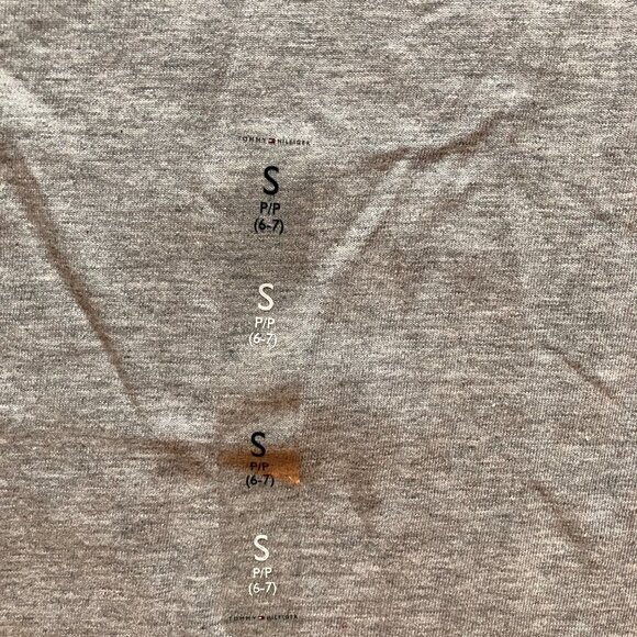 BNWT *** T-shirt Tommy Hilfiger Kids 6-7 years old - Picture 3 of 5